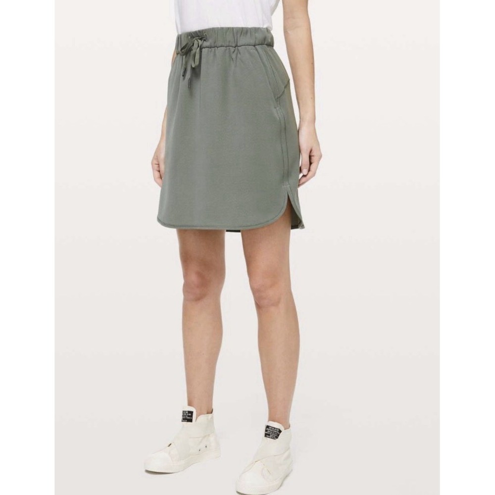 Lululemon On The Fly Skirt *Woven Grey Sage Size 6